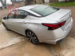 نيسان ألتيما